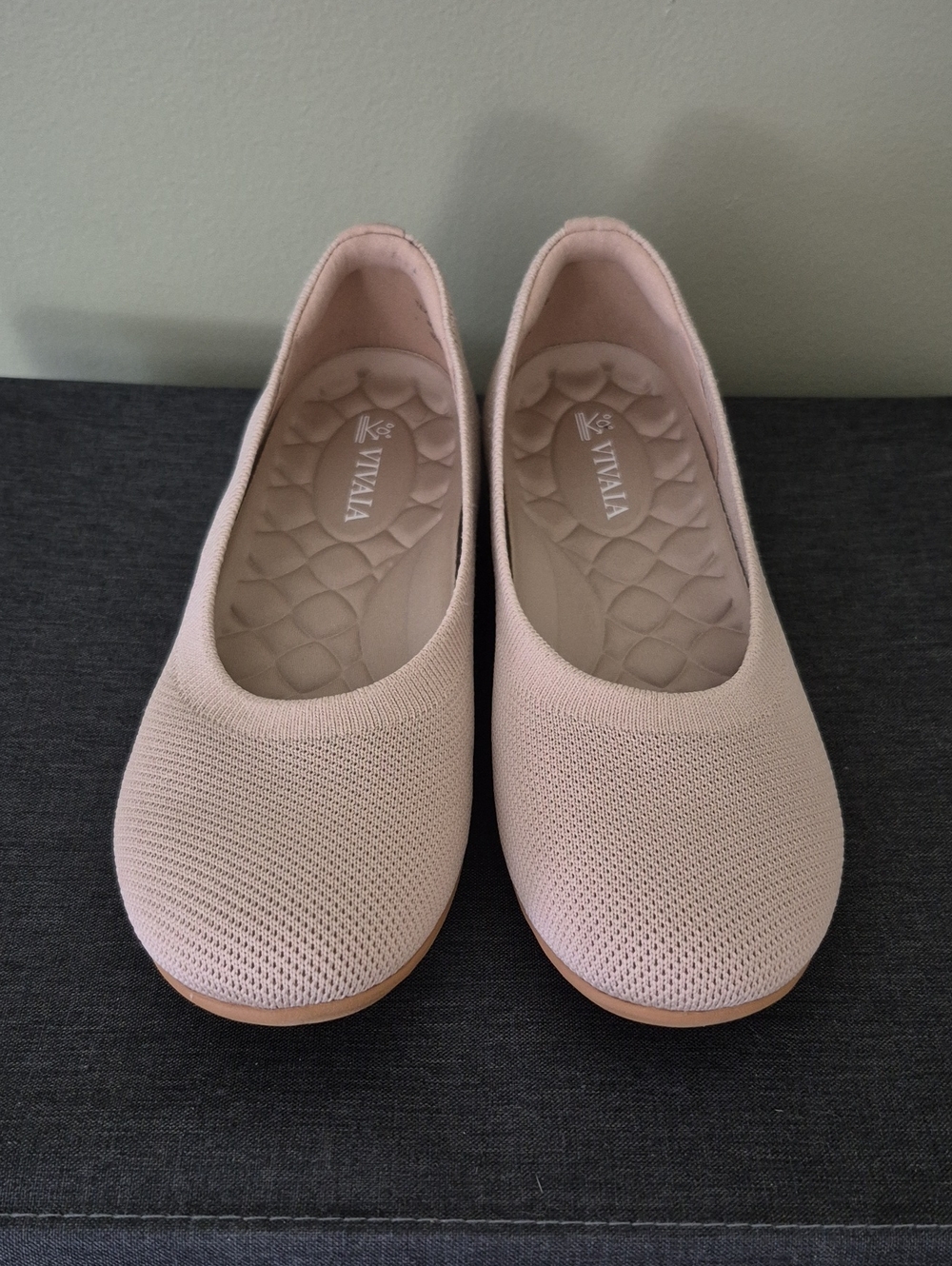 Like New Vivaia Claire Round Toe Flats, Cushy, 36.5 (6)